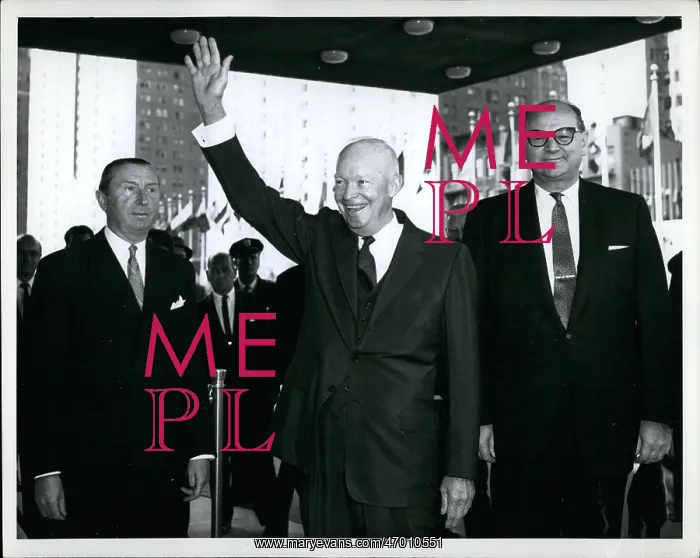 : President Eisenhower arrives for UN General Assembly : President Eisenhower arrives for UN General Assembly