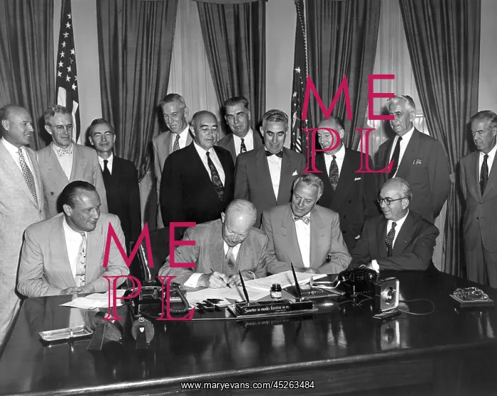 : President Eisenhower signs the Atomic Energy Act : President Eisenhower signs the Atomic Energy Act