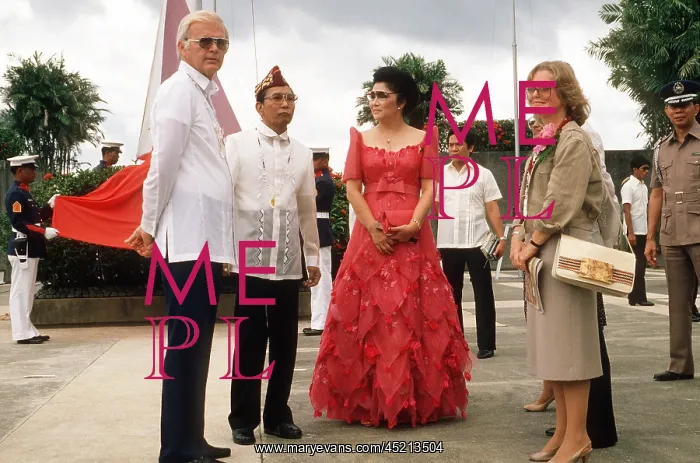 : President Ferdinand and Imelda Marcos with ? : President Ferdinand and Imelda Marcos with ?