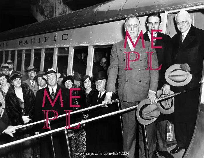 : President Franklin Roosevelt inspects the ? : President Franklin Roosevelt inspects the ?