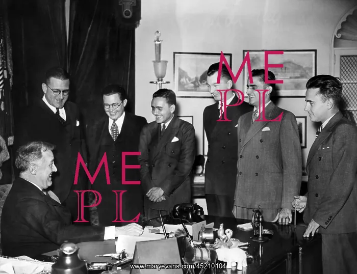 : President Franklin Roosevelt met with the ? : President Franklin Roosevelt met with the ?
