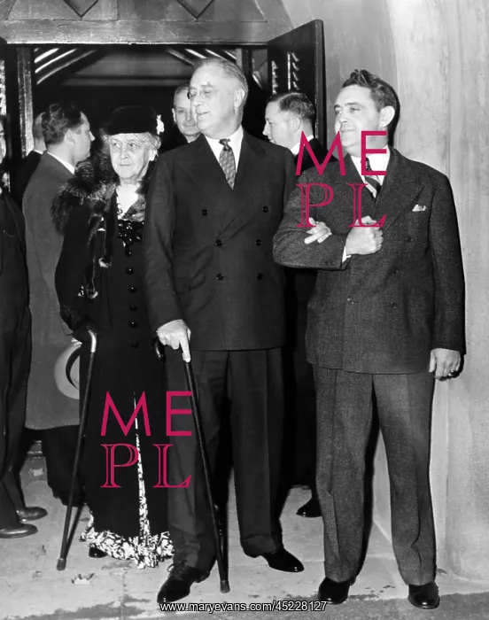 : President Franklin Roosevelt after services ? : President Franklin Roosevelt after services ?