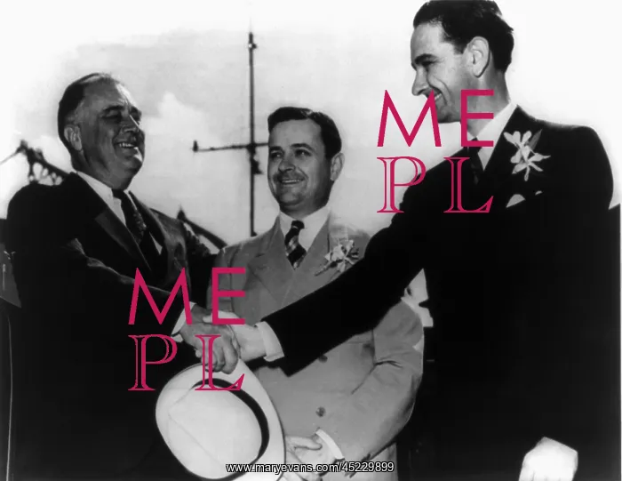 : President Franklin Roosevelt shaking hands ? : President Franklin Roosevelt shaking hands ?