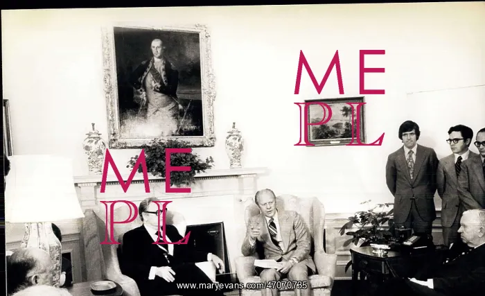 : President Gerald Ford with CIA Commission team : President Gerald Ford with CIA Commission team