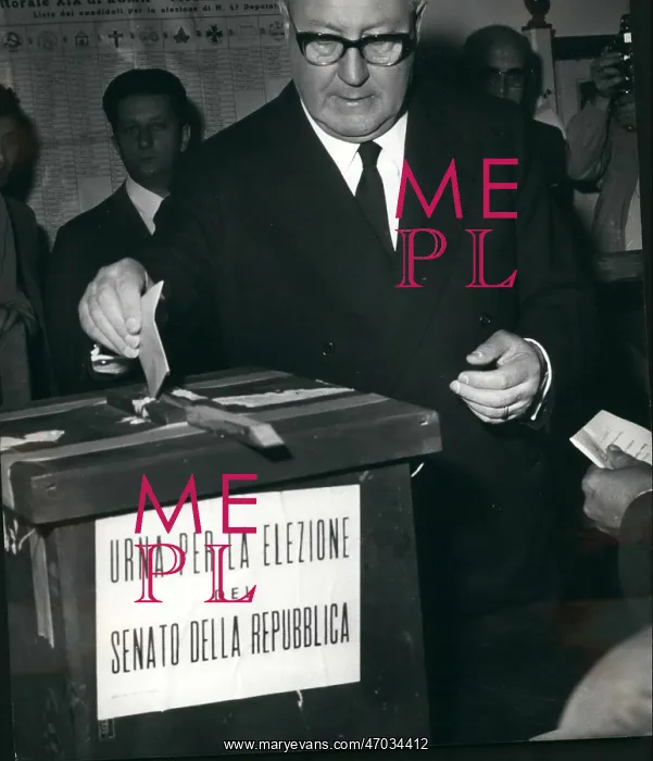 : President Giuseppe Saragat votes in general election, Italy : President Giuseppe Saragat votes in general election, Italy
