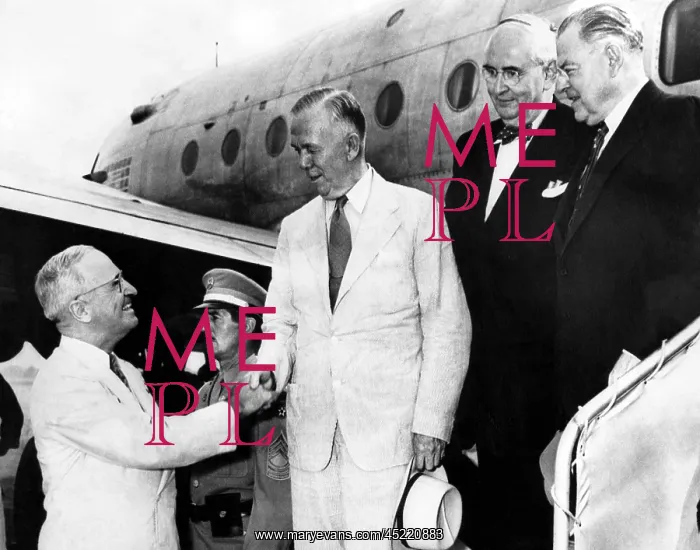 : President Harry Truman bidding adieu to ? : President Harry Truman bidding adieu to ?