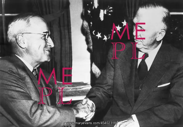 : President Harry Truman shakes hands with Sec : President Harry Truman shakes hands with Sec