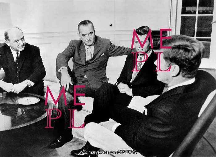 : President John Kennedy (right) meeting with ?