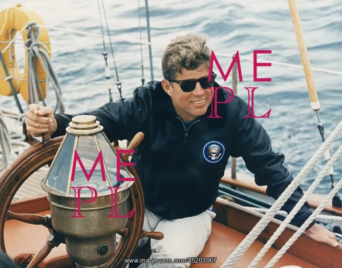 : President Kennedy sailing aboard the US ? : President Kennedy sailing aboard the US ?