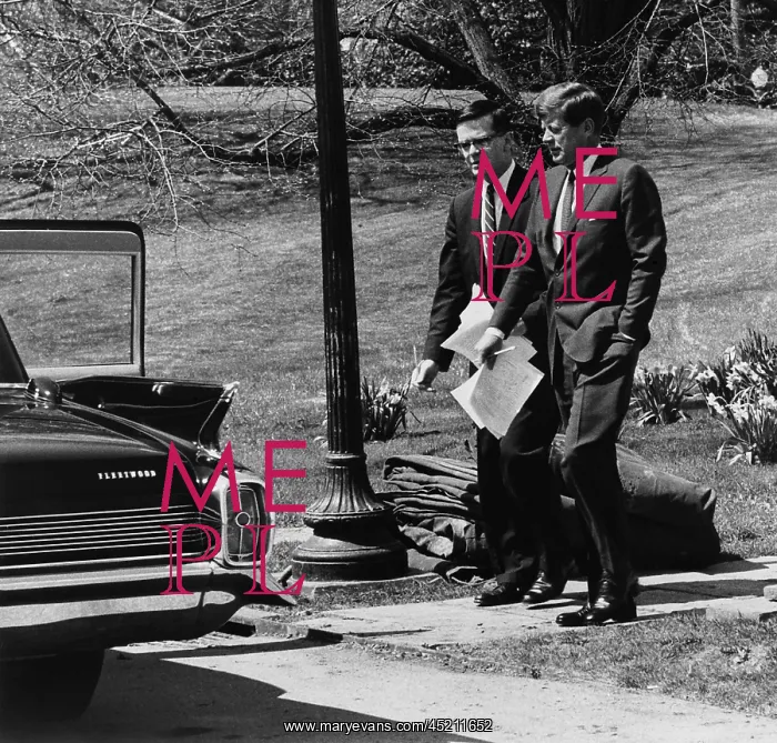 : President Kennedy with Theodore Sorensen, ? : President Kennedy with Theodore Sorensen, ?