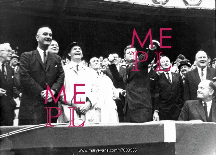 : President Kennedy throws first ball at baseball match : President Kennedy throws first ball at baseball match