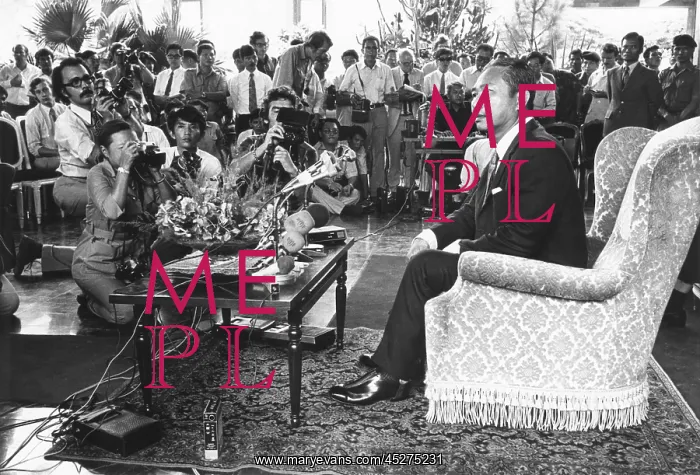 : President Lon Nol at a press conference at the : President Lon Nol at a press conference at the
