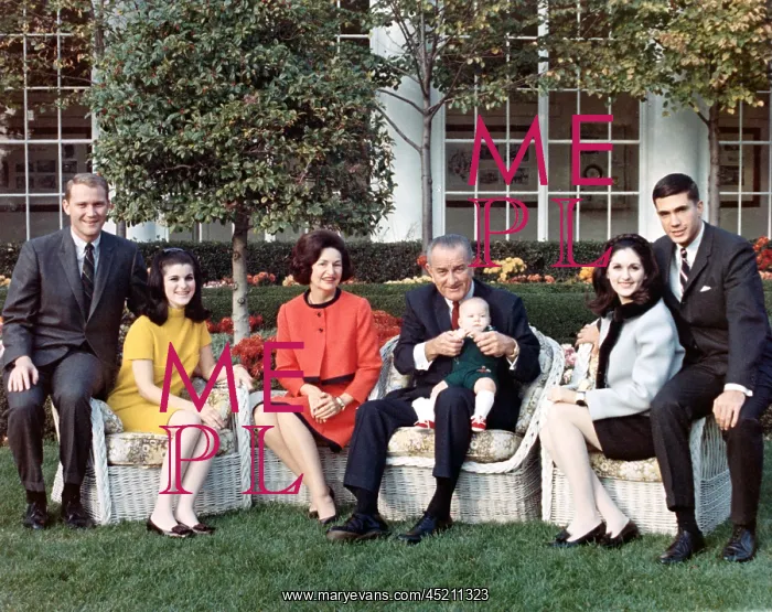 : President LYNDON B.JOHNSON, posing on the ? : President LYNDON B.JOHNSON, posing on the ?