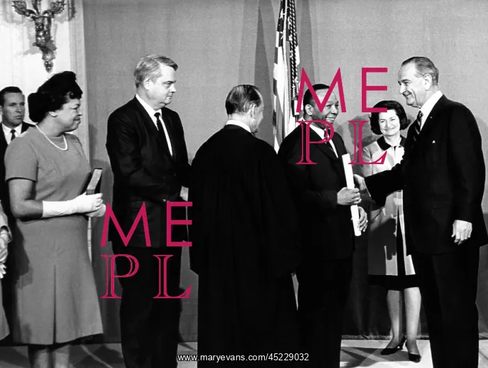 : President Lyndon Johnson congratulates Walter ? : President Lyndon Johnson congratulates Walter ?