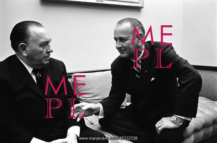 : President Lyndon Johnson meets with Chicago ? : President Lyndon Johnson meets with Chicago ?