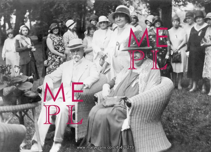  : President Masaryk sits together with Lady from