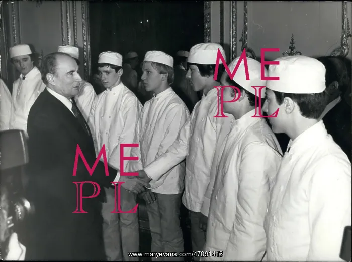 : President Mitterrand with bakers and apprentices : President Mitterrand with bakers and apprentices