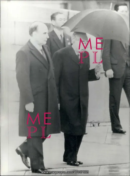 : President Mitterrand and Emperor Hirohito of Japan : President Mitterrand and Emperor Hirohito of Japan