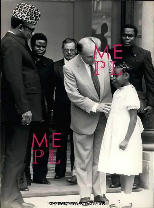 : President Mitterrand, General Mobutu of Zaire and daughter : President Mitterrand, General Mobutu of Zaire and daughter
