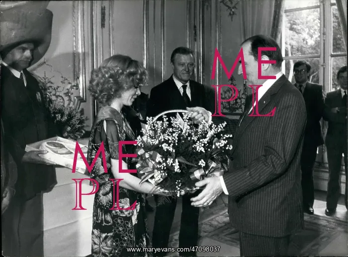 : President Mitterrand receives gift of flowers : President Mitterrand receives gift of flowers