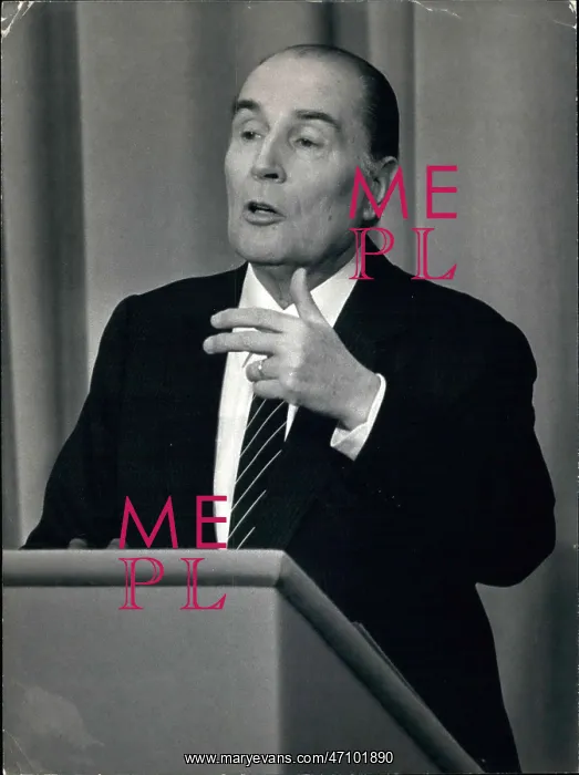: President Mitterrand speaks at press conference : President Mitterrand speaks at press conference