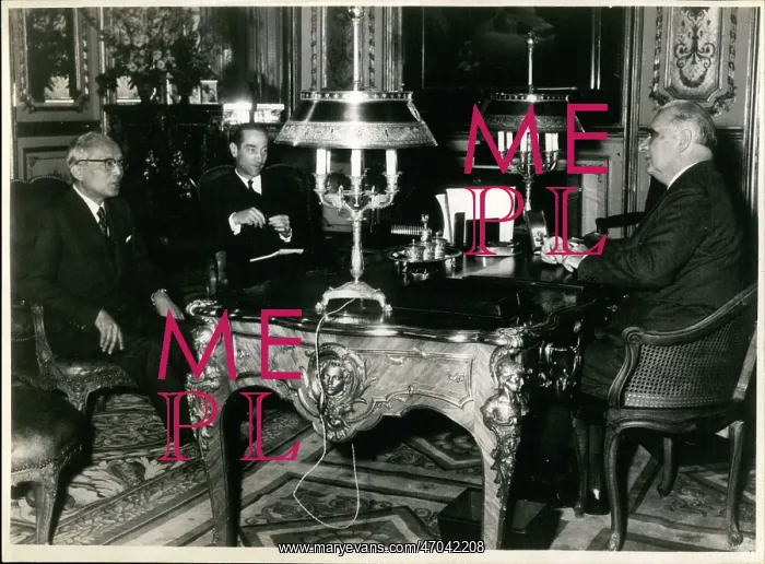 : President Pompidou and U'Thant, Elysee Palace, Paris : President Pompidou and U'Thant, Elysee Palace, Paris