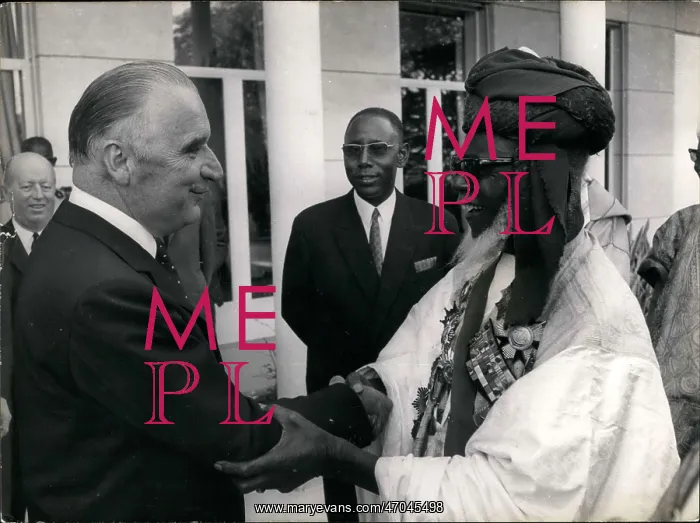 : President Pompidou and warrior of Senegal : President Pompidou and warrior of Senegal