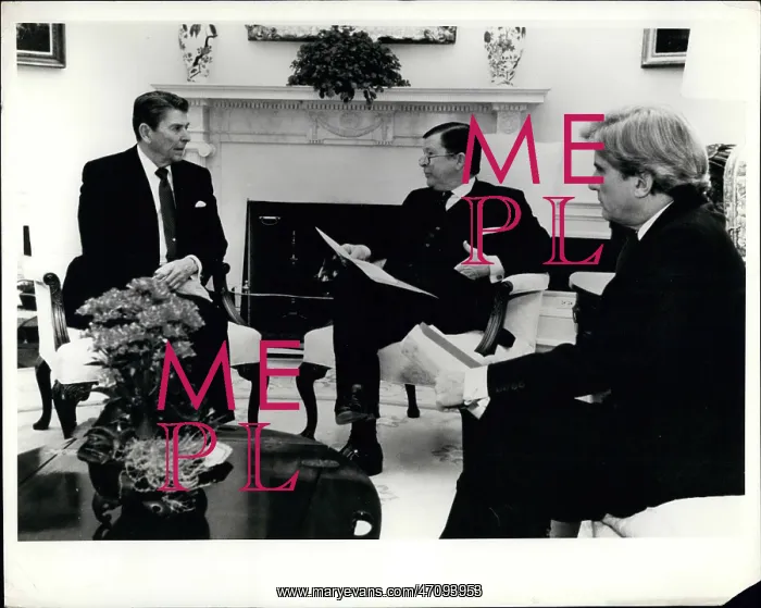 : President Reagan with Senators Tower and Warner : President Reagan with Senators Tower and Warner