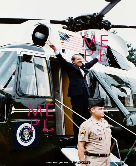: President Richard Nixon makes his two-armed victory : President Richard Nixon makes his two-armed victory