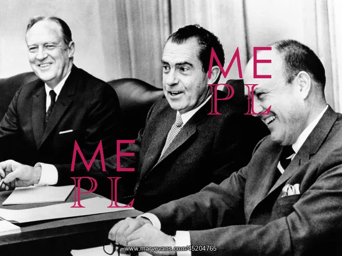 : President Richard Nixon with members of ? : President Richard Nixon with members of ?