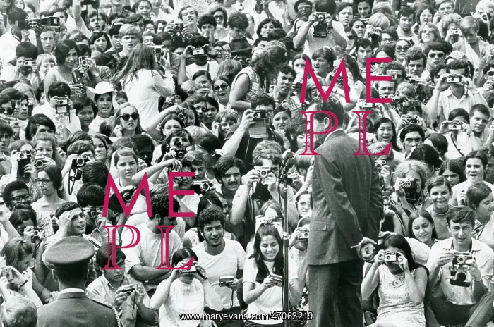 : President Richard Nixon speaking to students, Washington : President Richard Nixon speaking to students, Washington