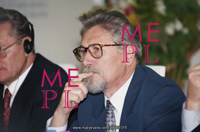 : President of Romania Emil Constantinescu : President of Romania Emil Constantinescu