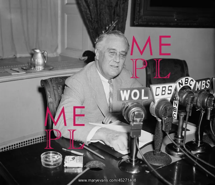 : President Roosevelt broadcasting a Fireside Chat : President Roosevelt broadcasting a Fireside Chat
