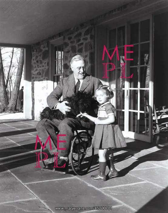 : President Roosevelt in his wheelchair on ? : President Roosevelt in his wheelchair on ?