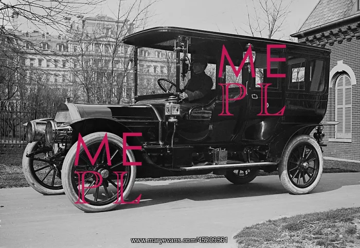 : President Taft's Pierce Arrow, a luxury ? : President Taft's Pierce Arrow, a luxury ?