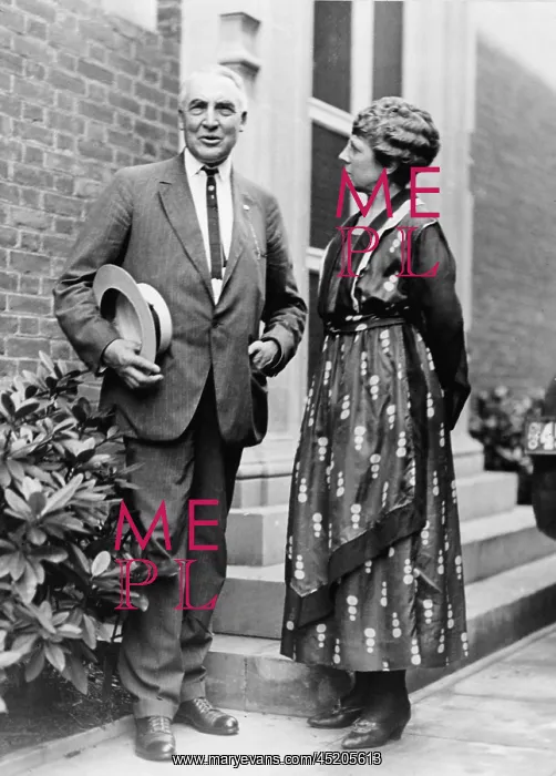 : President Warren Harding with First Lady ? : President Warren Harding with First Lady ?