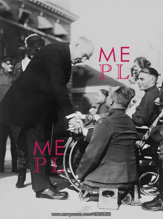 : President Warren Harding shaking hands with Lt : President Warren Harding shaking hands with Lt