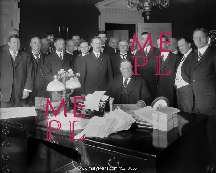 : President William H. Taft in the Oval Office ? : President William H. Taft in the Oval Office ?