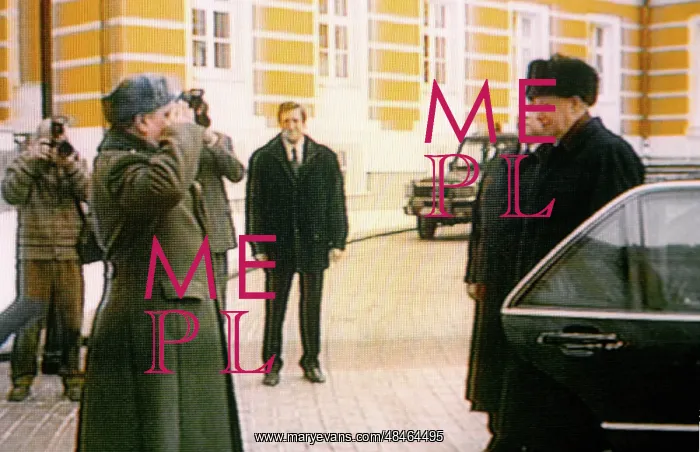 : President Yeltsin returning to Kremlin after heart : President Yeltsin returning to Kremlin after heart