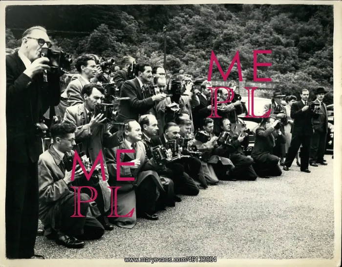 : Press at Chartwell for European Army conference : Press at Chartwell for European Army conference