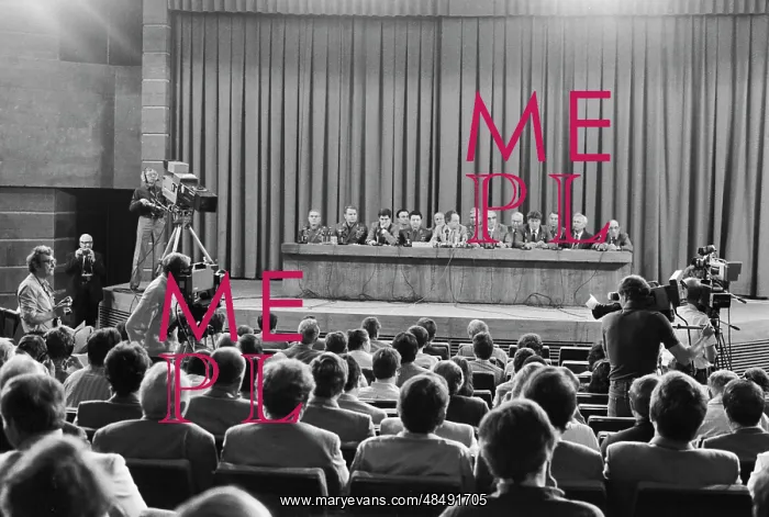 : Press conference of L. Kizim and V. Solovyov : Press conference of L. Kizim and V. Solovyov