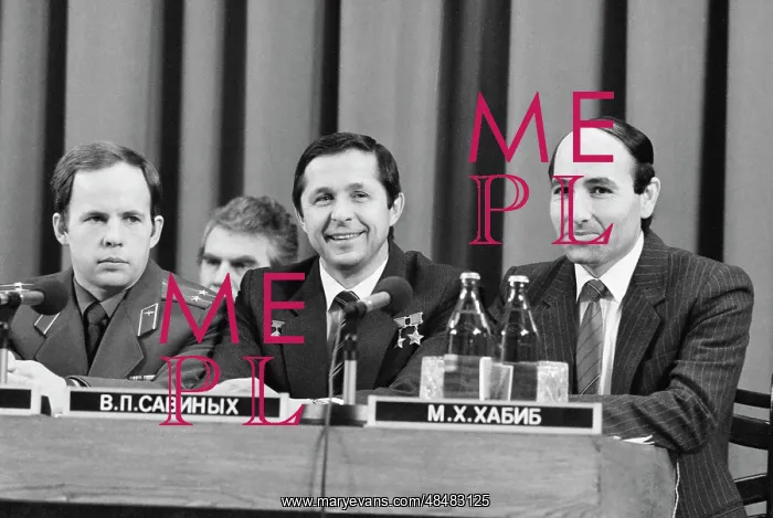 : Press conference of Soviet and Syrian cosmonauts : Press conference of Soviet and Syrian cosmonauts