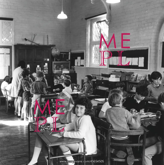 : PRIMARY SCHOOL SCENE : PRIMARY SCHOOL SCENE
