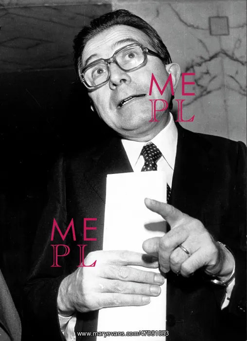 : Prime Minister Giulio Andreotti : Prime Minister Giulio Andreotti