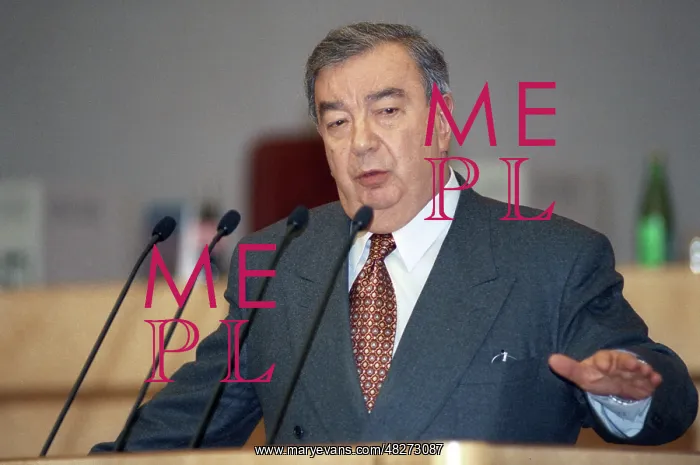 : Prime Minister Primakov addresses State Duma, 1999 : Prime Minister Primakov addresses State Duma, 1999
