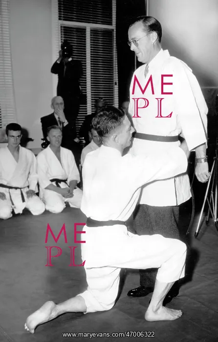 : Prince Bernhard of Lippe-Biesterfeld doing judo : Prince Bernhard of Lippe-Biesterfeld doing judo