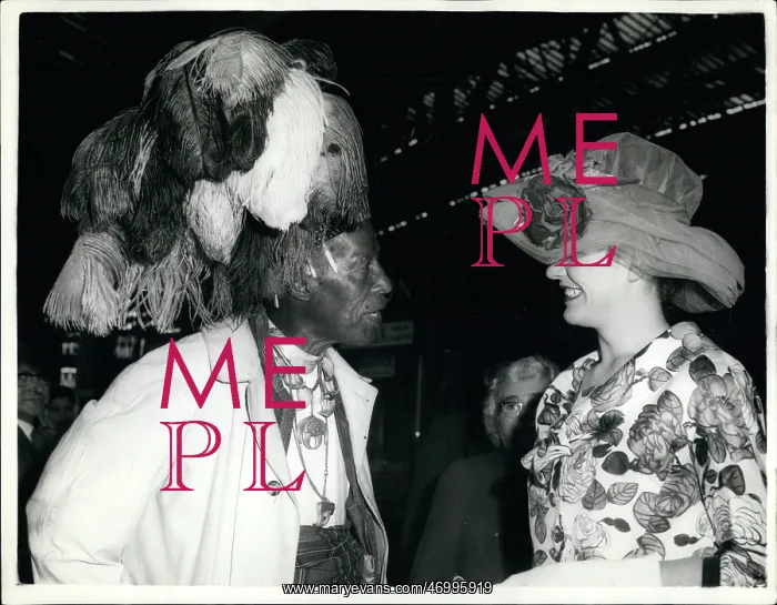: Prince Monolulu with Ann Bradley : Prince Monolulu with Ann Bradley