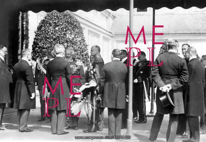 : Prince Regent Luitpold opens an exhibition, 1910 : Prince Regent Luitpold opens an exhibition, 1910