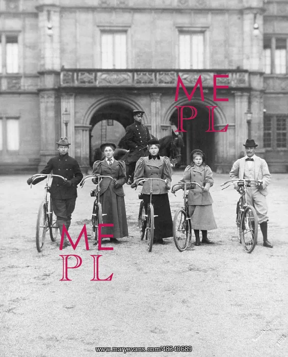 : Princely family with bicycles, around 1900 : Princely family with bicycles, around 1900