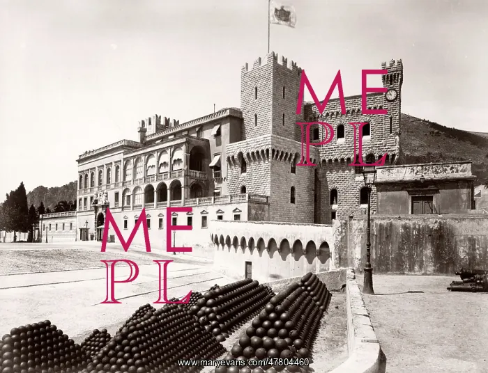: Prince's Palace, Monaco, stacked cannonballs : Prince's Palace, Monaco, stacked cannonballs